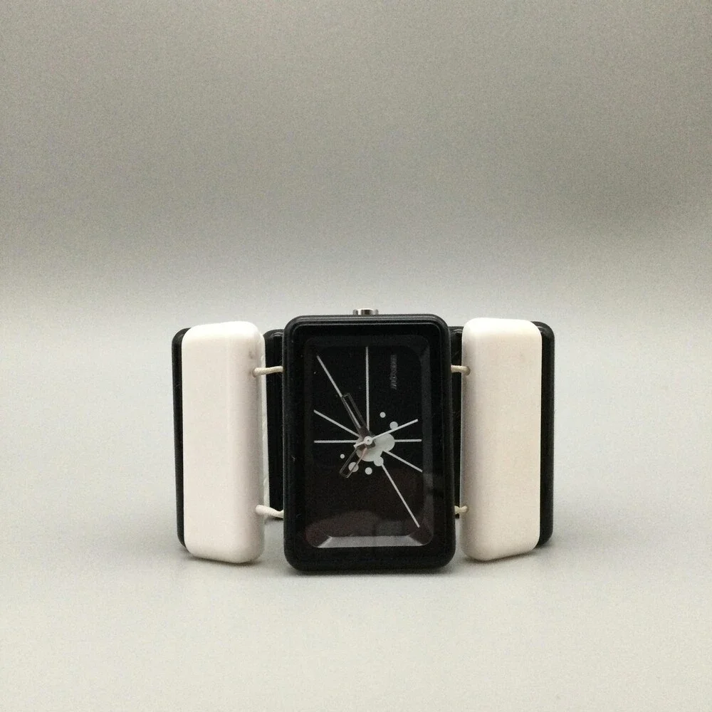 Nixon The Vega Womens Watch 43mm Black Dial Black White Stretch Band New Battery